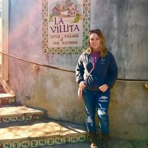 Meet your Posher, Alexis